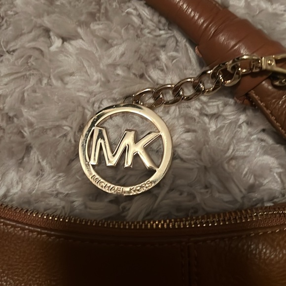 Michael Kora shoulder bag very nice like brand new no stains smoke free owner - Picture 2 of 13